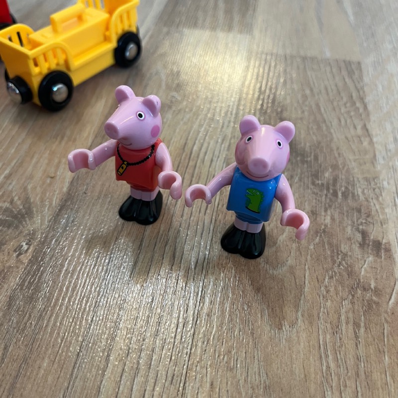 Spielzeug-Eisenbahn: "Peppa Wutz Zug" von BRIO im Review von BRIO ©https://dadslife.at