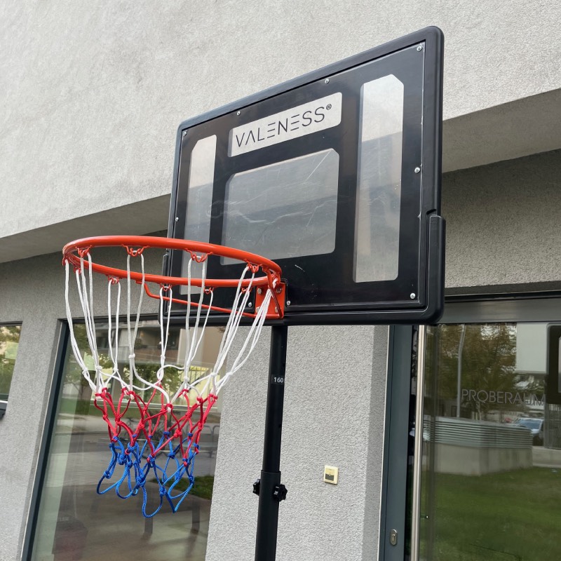 Basketballkorb: "Kinder (155-210 cm)" von Valeness im Review von Valeness ©https://dadslife.at