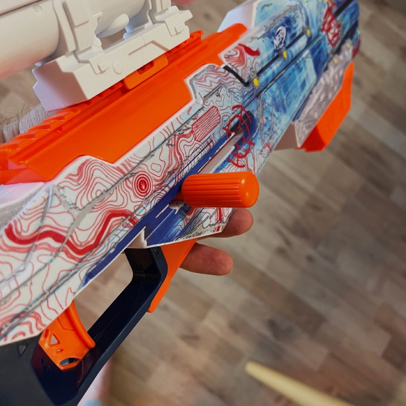 Blaster: "Loadout Arctic Zerostriker" von Nerf im Review von Nerf ©https://dadslife.at