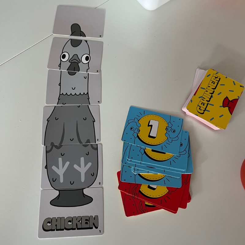 Partyspiel: "Chicken vs Hotdog" von Big Potato Games im Review von Big Potato Games ©https://dadslife.at