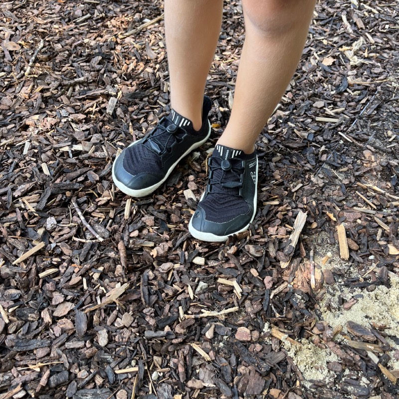 Barfußschuhe: "Primus Trail Knit FG Kids" von Vivobarefoot im Review von Vivobarefoot ©https://dadslife.at
