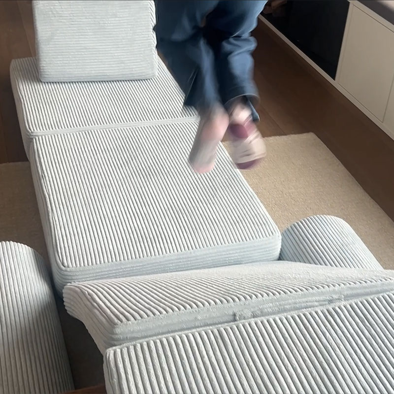 Spielsofa: "Fantasiewelt" von Linodino im Review von Linodino ©https://dadslife.at