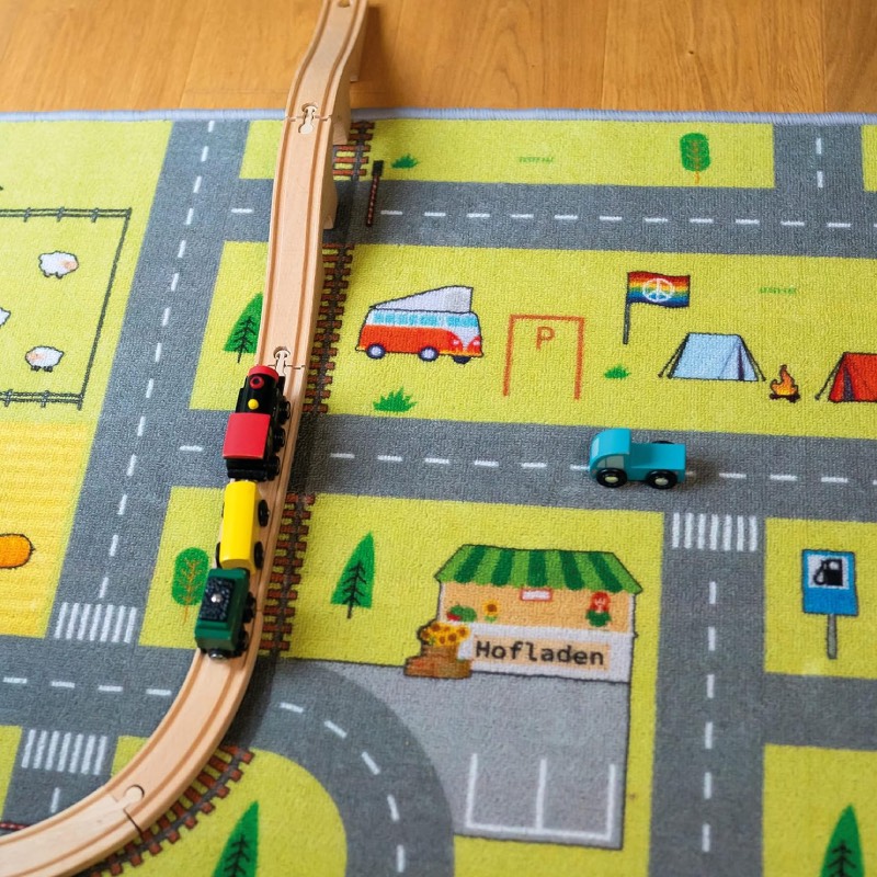 Spielteppich: "Straße (100 x 200 cm)" von Feeti Floor im Review von Feeti Floor