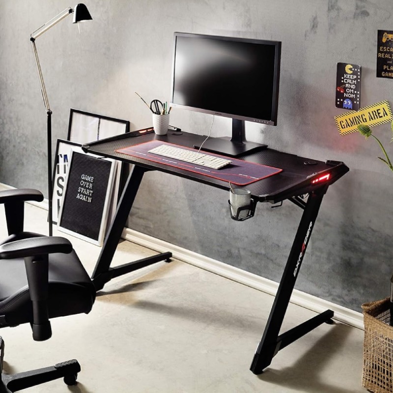 Gaming-Tisch: "DX Racer 1" von Robas Lund im Review von Robas Lund