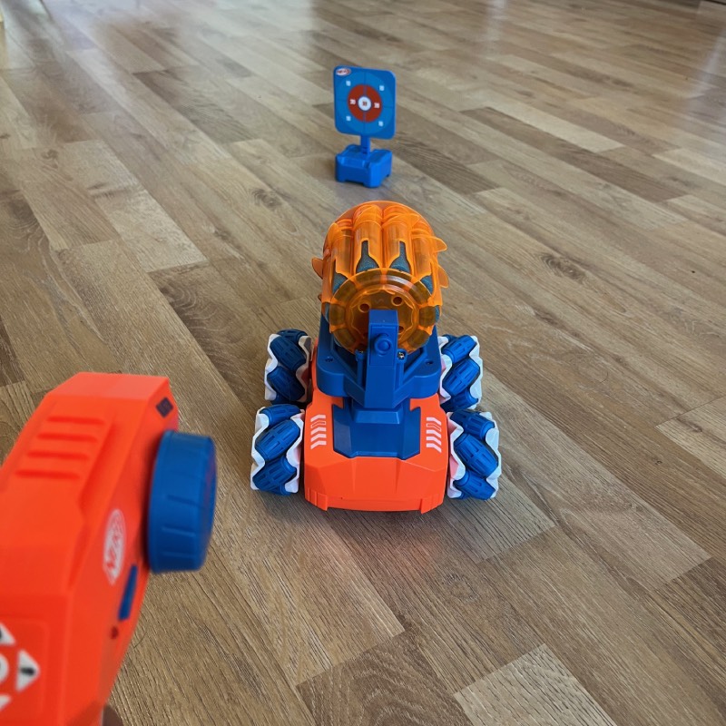 Ferngesteuertes Auto: "Nerf Blasting Car" von Carrera im Review von Carrera ©https://dadslife.at