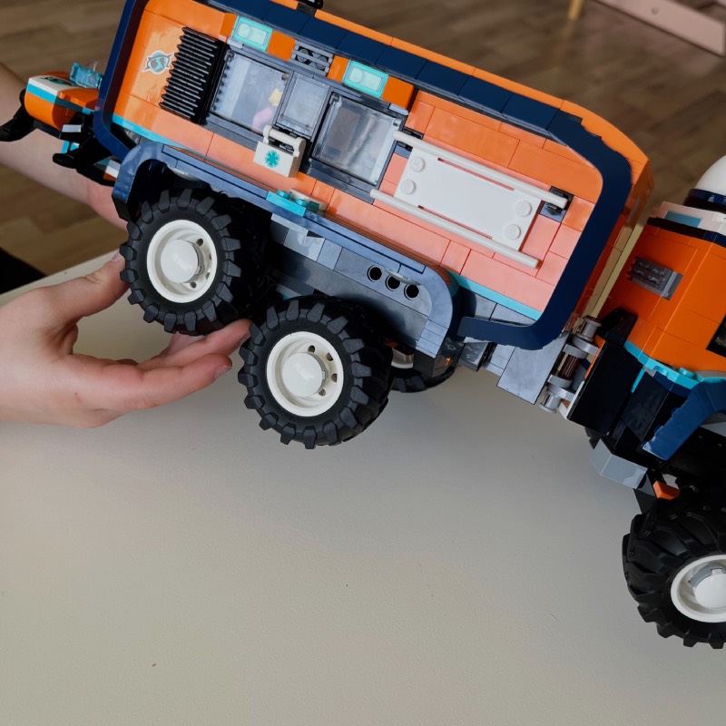 Bau- und Spielset: "Arktis-Truck mit Labor (60471)" von LEGO im Review von LEGO ©https://dadslife.at
