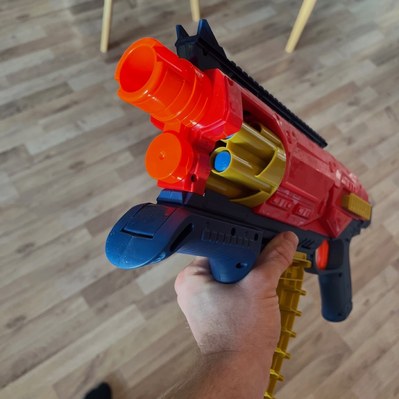 Blaster: "Loadout Shadowspeed Recon" von Nerf im Review von Nerf ©https://dadslife.at