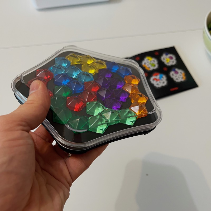 Logikspiel: "IQ Pentagon" von SmartGames im Review von SmartGames ©https://dadslife.at