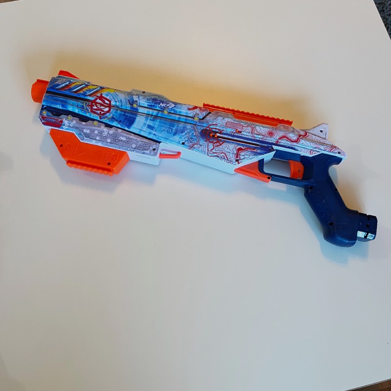 Blaster: "Loadout Arctic Zerostriker" von Nerf im Review von Nerf ©https://dadslife.at