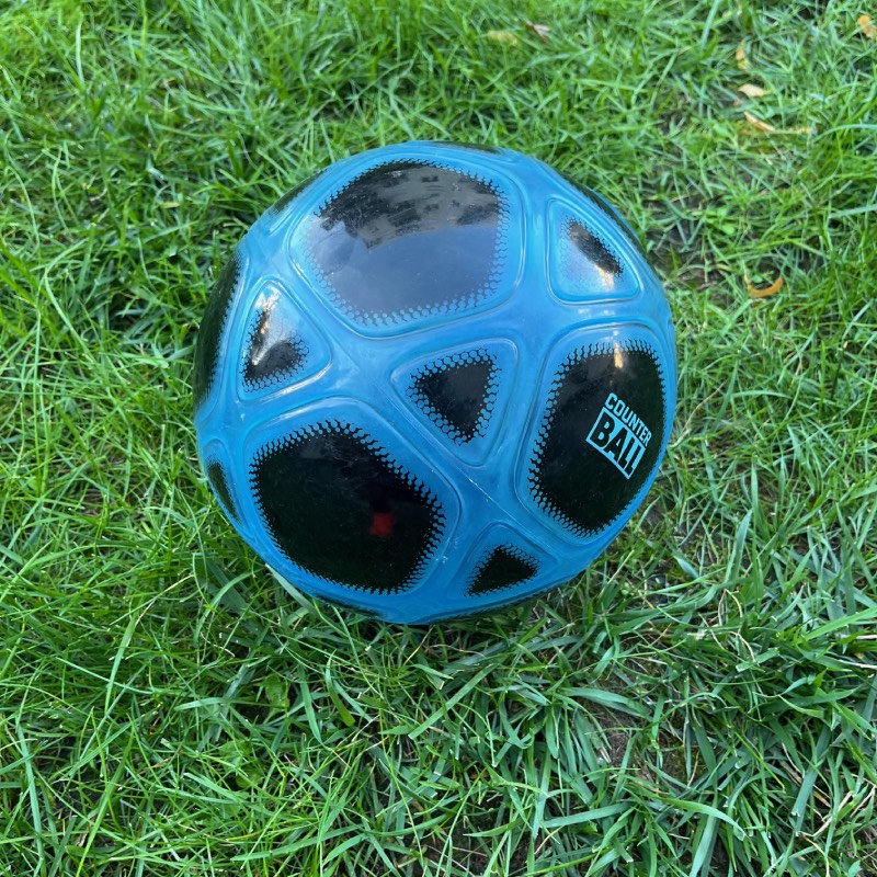 Smarter Fußball: "Counter Ball" von Strikesphere im Review von Strikesphere ©https://dadslife.at