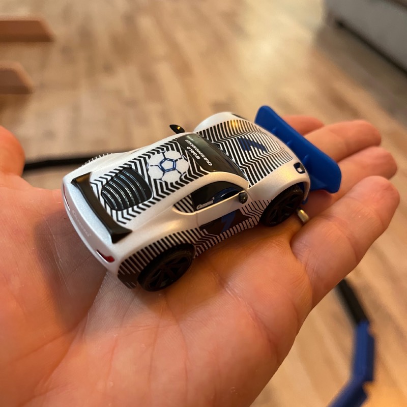 Ferngesteuerte Autos: "RC Soccer Set World Championship" von Carrera im Review von Carrera ©https://dadslife.at