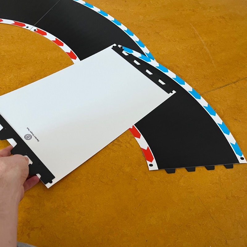 Rennbahn-Set: "Carrera Hybrid: Devil Drivers" von Carrera im Review von Carrera ©https://dadslife.at