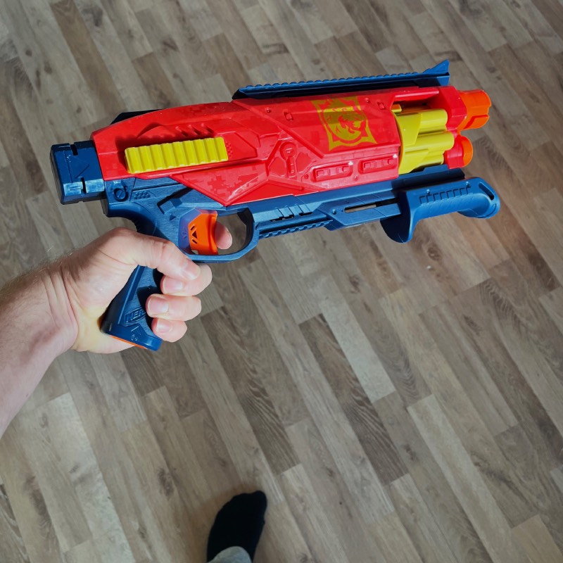 Blaster: "Loadout Shadowspeed Recon" von Nerf im Review von Nerf ©https://dadslife.at