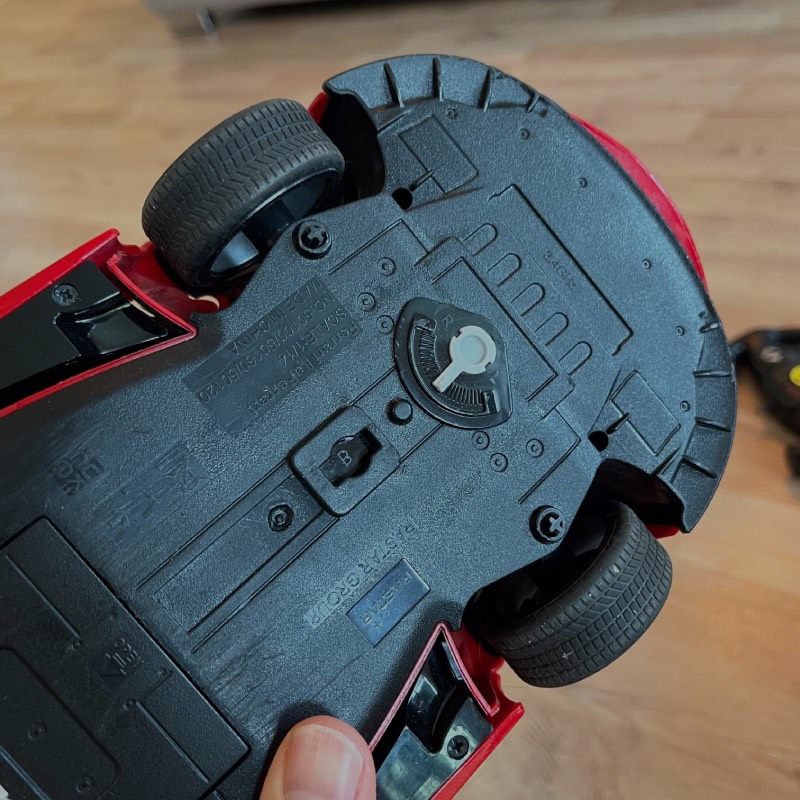 Ferngesteuertes Auto: "Ferrari "LaFerrari" 1/14" von Rastar im Review von Rastar ©https://dadslife.at
