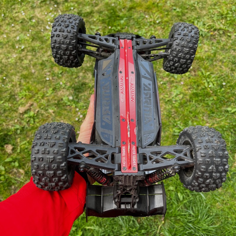 Ferngesteuertes Auto: "1/16 Mini Kraton 3S" von Arrma im Review von Arrma ©https://dadslife.at