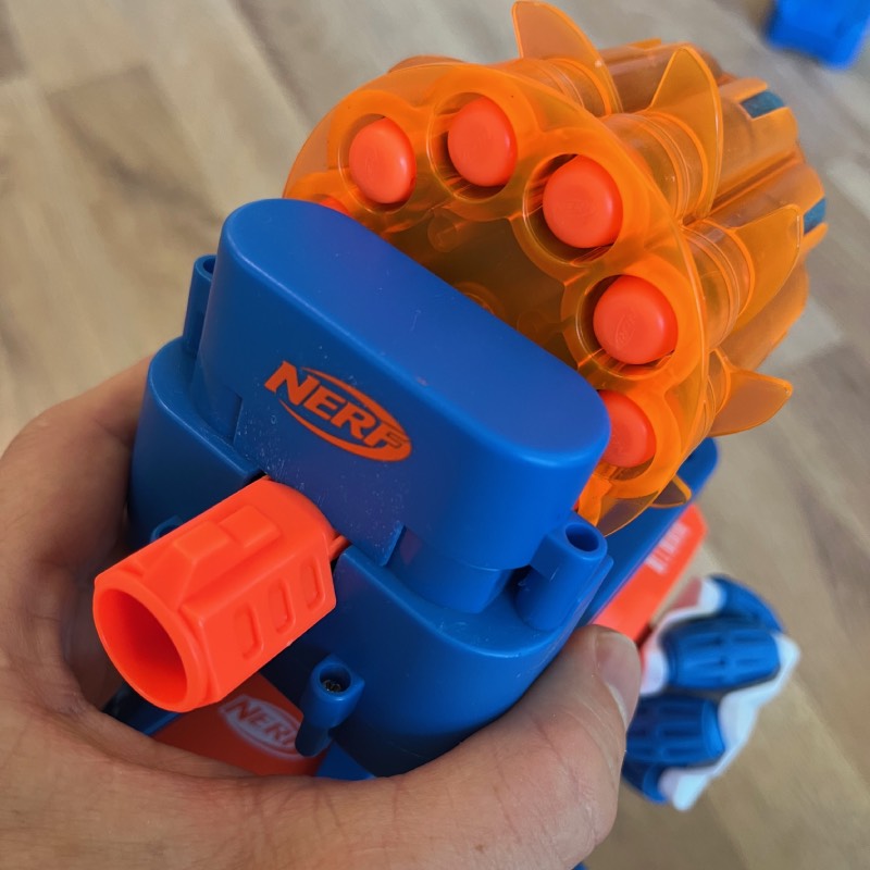 Ferngesteuertes Auto: "Nerf Blasting Car" von Carrera im Review von Carrera ©https://dadslife.at