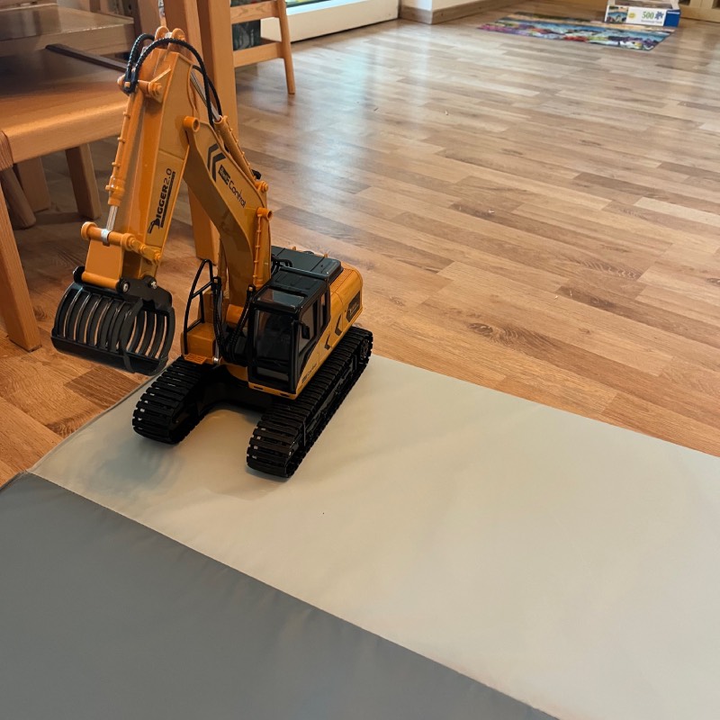 Ferngesteuerter Bagger: "Digger 2.0" von Revell Control im Review von Revell Control ©https://dadslife.at