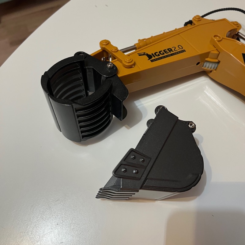 Ferngesteuerter Bagger: "Digger 2.0" von Revell Control im Review von Revell Control ©https://dadslife.at