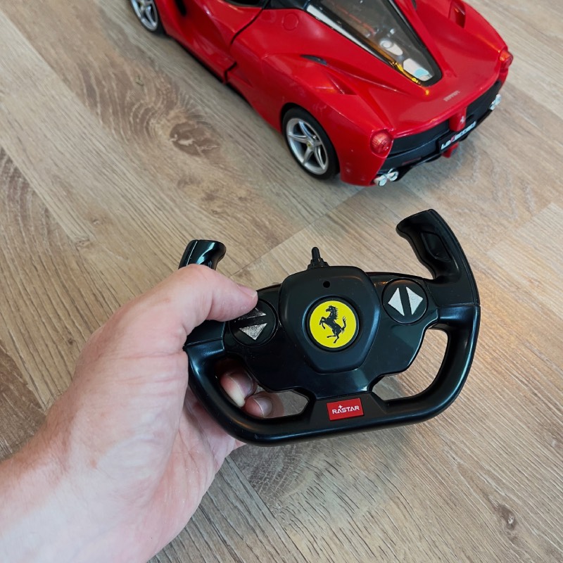 Ferngesteuertes Auto: "Ferrari "LaFerrari" 1/14" von Rastar im Review von Rastar ©https://dadslife.at